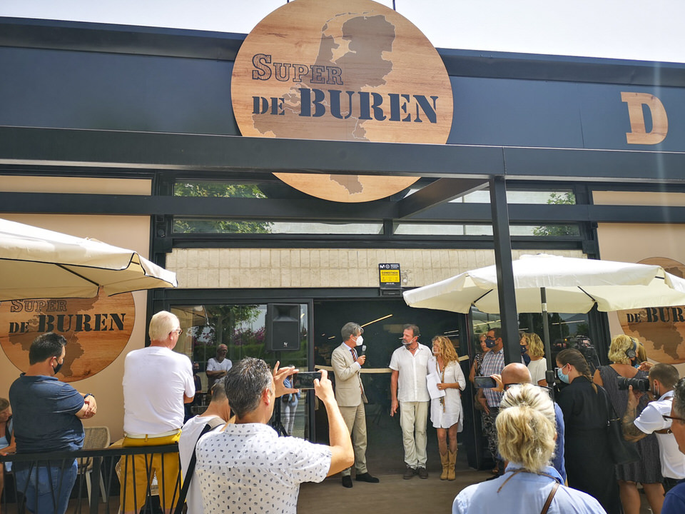 Inauguración Super De Buren